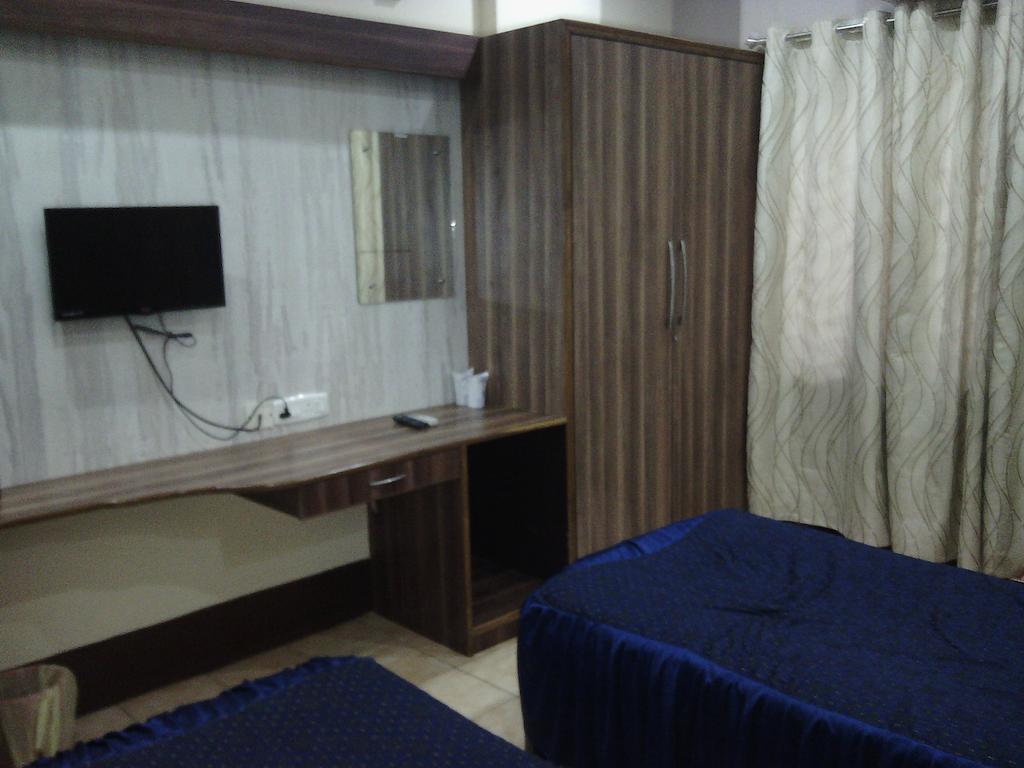 Hotel Blue Moon Gauháti Szoba fotó