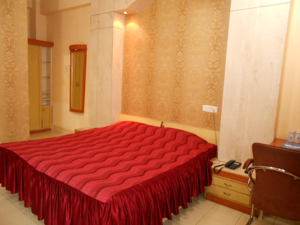 Hotel Blue Moon Gauháti Kültér fotó