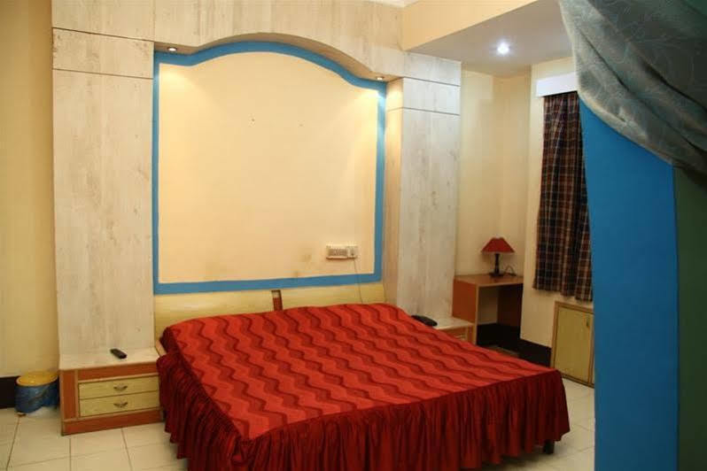 Hotel Blue Moon Gauháti Kültér fotó